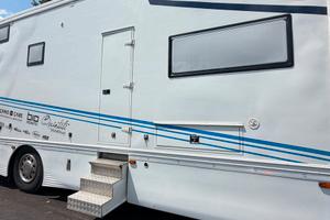 Motorhome e offina mobile Scania R114