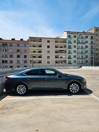 Skoda Superb 2.0 TDI Berlina