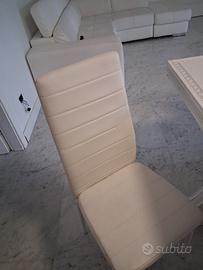 tavola da pranzo con 5 sedie