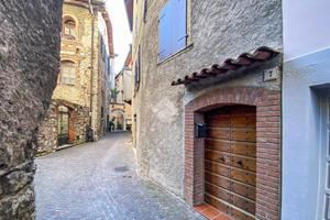 CASA INDIPENDENTE A TREMOSINE