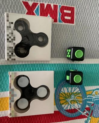 Fidget spinner e fidget cube