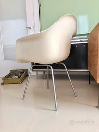 GAMBE BELLE SEDIA EAMES DAX HERMAN MILLER VITRA