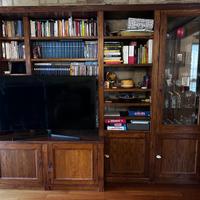 Sala in legno massiccio battuto invecchiato