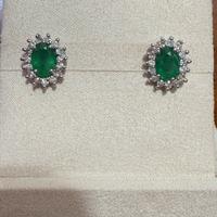 Orecchini con Smeraldo e Diamanti in oro bianco