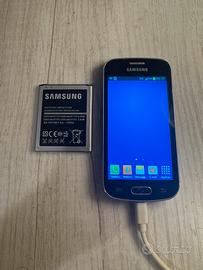 Samsung GT-S7390 con batteria di riserva Android4