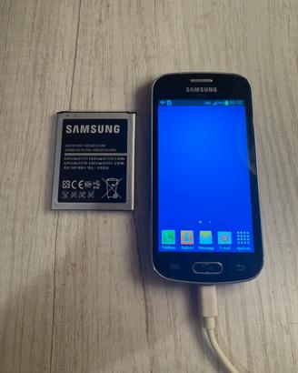 Samsung GT-S7390 con batteria di riserva Android4