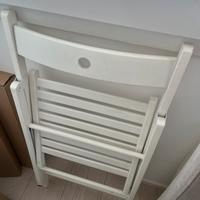 Sedia pieghevole di legno bianco