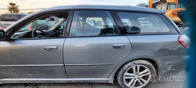 SUBARU LEGACY STATION WAGON 2015 - PORTA POSTERIOR