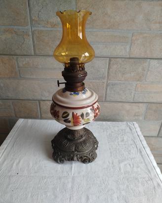 Lampada a petrolio in ceramica