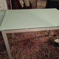 tavolo in vetro 
