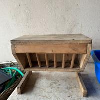 Mangiatoia fieno per conigli in legno