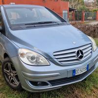 Mercedes B 180