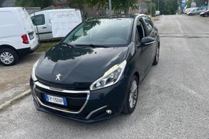 Peugeot 208 PureTech 82 5 porte Allure