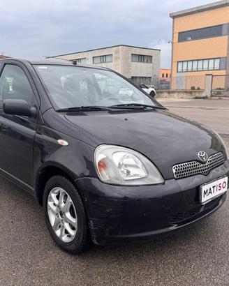 Toyota Yaris 1.0i 16V cat 5 porte Sol
