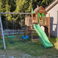 Parco giochi in legno