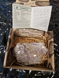 Lepidolite minerale da collezione 