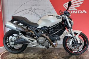DUCATI - MONSTER 696 2009