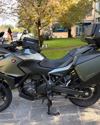 Honda NT 1100 DCT TRAVEL EDITION