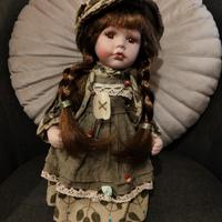 Bambola in porcellana 