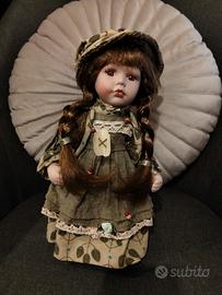 Bambola in porcellana 