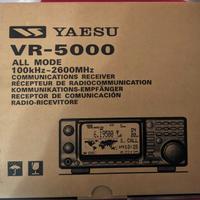 Yaesu VR-5000 con FVS-1A