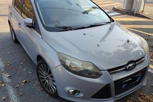 Ford focus 2011 benzina 150 CV 1600cc