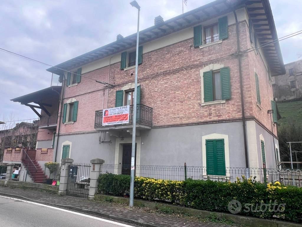 Palazzo / Stabile di 532 m² a Castelvetro di Moden