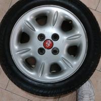 4 Cerchi in lega gommati R14