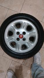 4 Cerchi in lega gommati R14