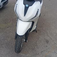 Beverly 300 abs/ASR 2023 solo 4045 km