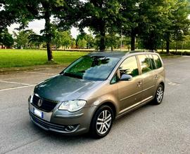 Volkswagen Touran 1.6 Conceptline Bifuel G