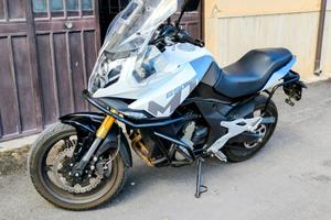 CF Moto 650 MT