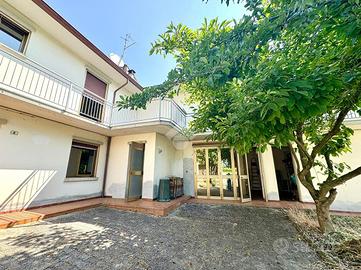 PORZIONE DI BIFAMILIARE A VERNASCA