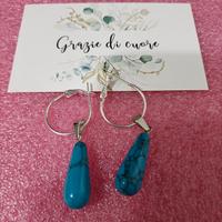 orecchini a cerchio con pietra a goccia