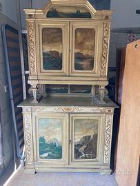 Mobile antico dipinto a mano – credenza in legno