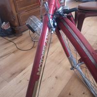Bici vintage rossa motobecane