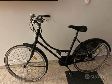 Bicicletta nera donna