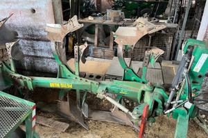 Aratro trivomere Pietro moro