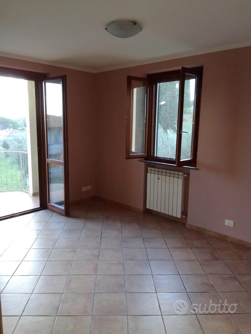 Appartamento vista lago, con due camere e garage - Vista 2