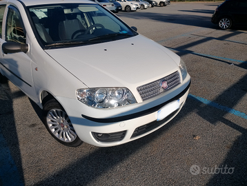 Fiat Punto 1.2 adatta a Neo patenti