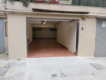 Box ristrutturati Vomero Via Cilea 255