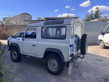 Land rover defender