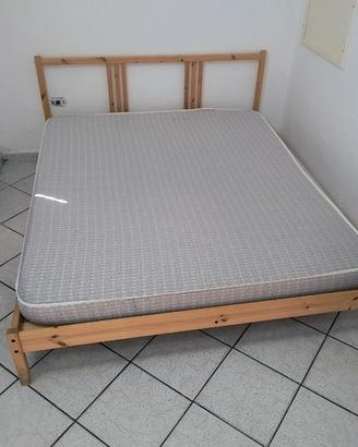 Letto matrimoniale
