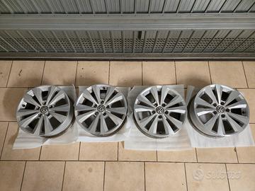 Cerchi in lega Volkswagen 16
