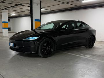 Tesla Model 3 Highland Premium RWD