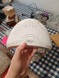 lampada UV e materiale per resina