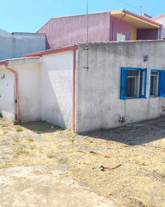 Casa indipendente ampio giardino a Paringianu