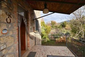 CASA SEMINDIPENDENTE A TERNI