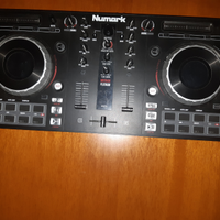 Console Numark