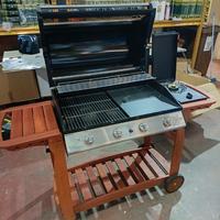 BARBECUE A GAS NUOVO MAI USATO